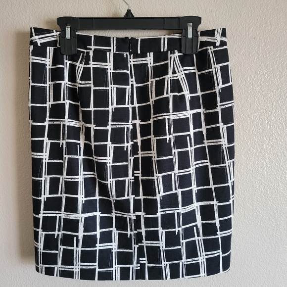 GAP Abstract B&W Mini Skirt With Pockets Size 10 - Picture 4 of 10
